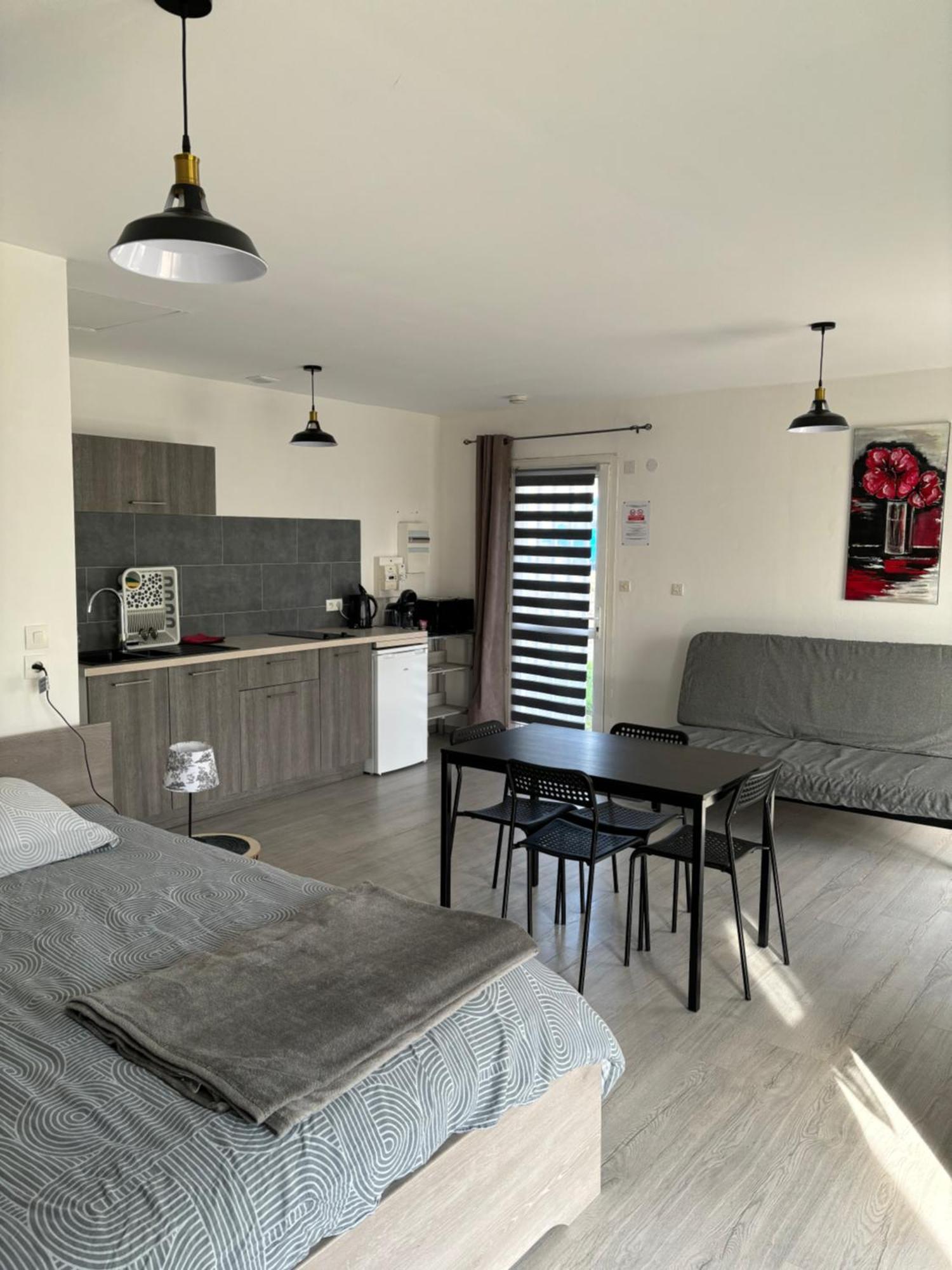 Studio Pivoine Avec Terrasse A Proximite De เมซ์ ภายนอก รูปภาพ
